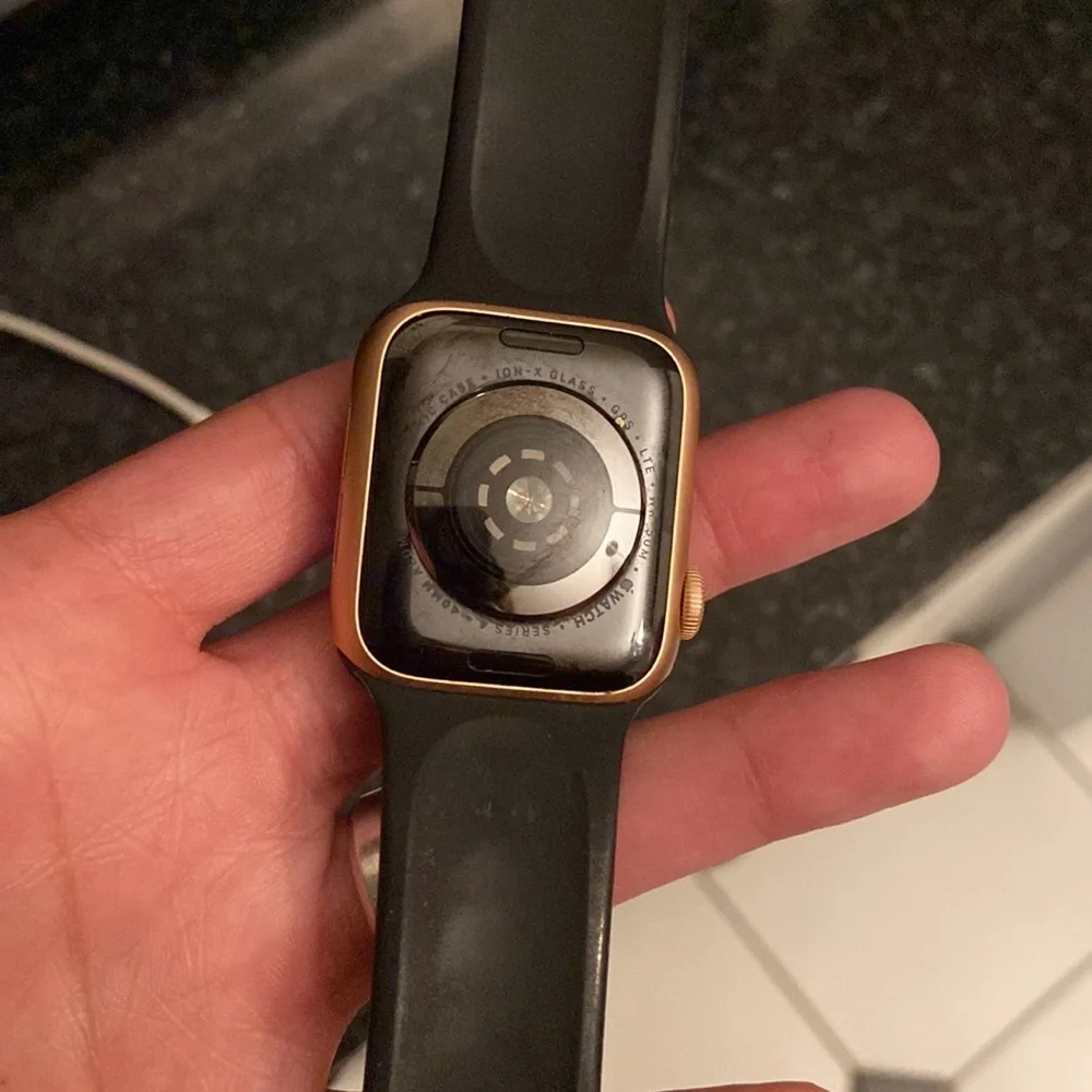 Original box, charger no scratches comes with extra bands as well if your choice